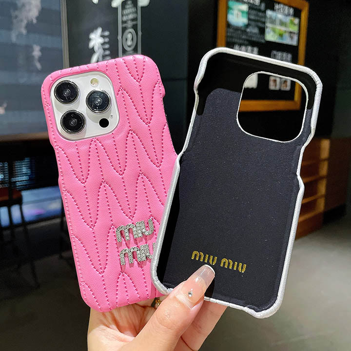 iphone 15プロ miumiu風 ケース 