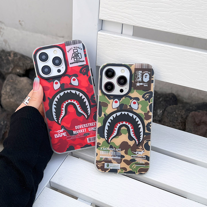 ハイブランド 携帯ケース iphone15プロ ア・ベイシング・エイプ bape 